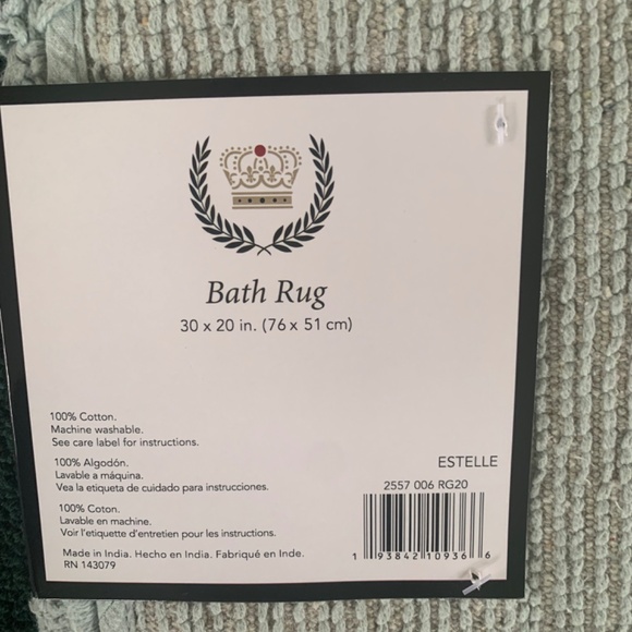 Bath Rug - Picture 3 of 4